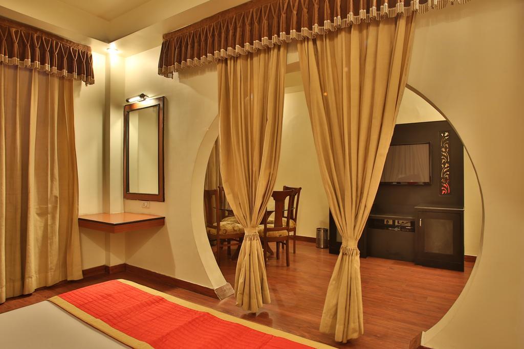 Hotel The Grand Chandiram Kota  Exterior photo